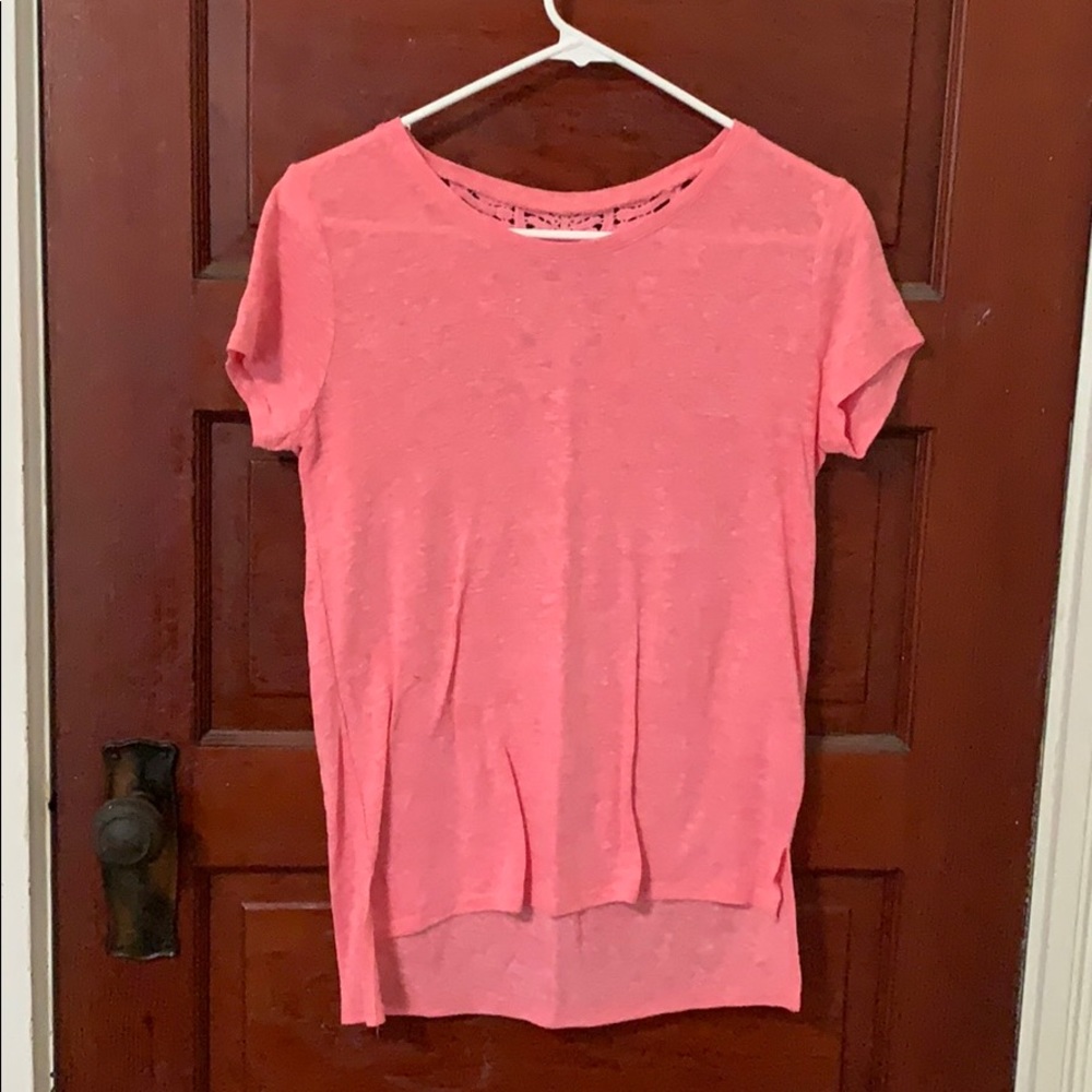 pink short sleeve top